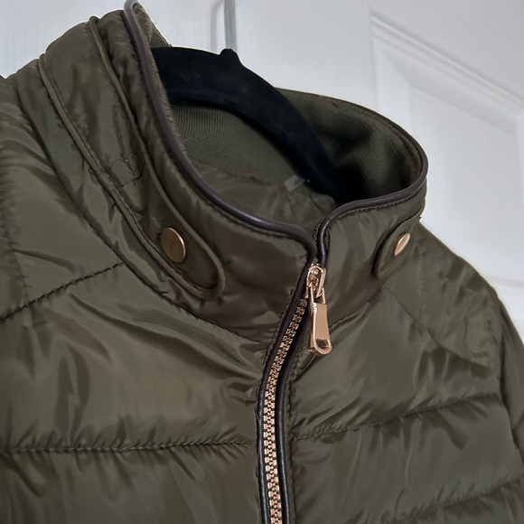 Lightweight Puffer Jacket - Picture 3 of 11